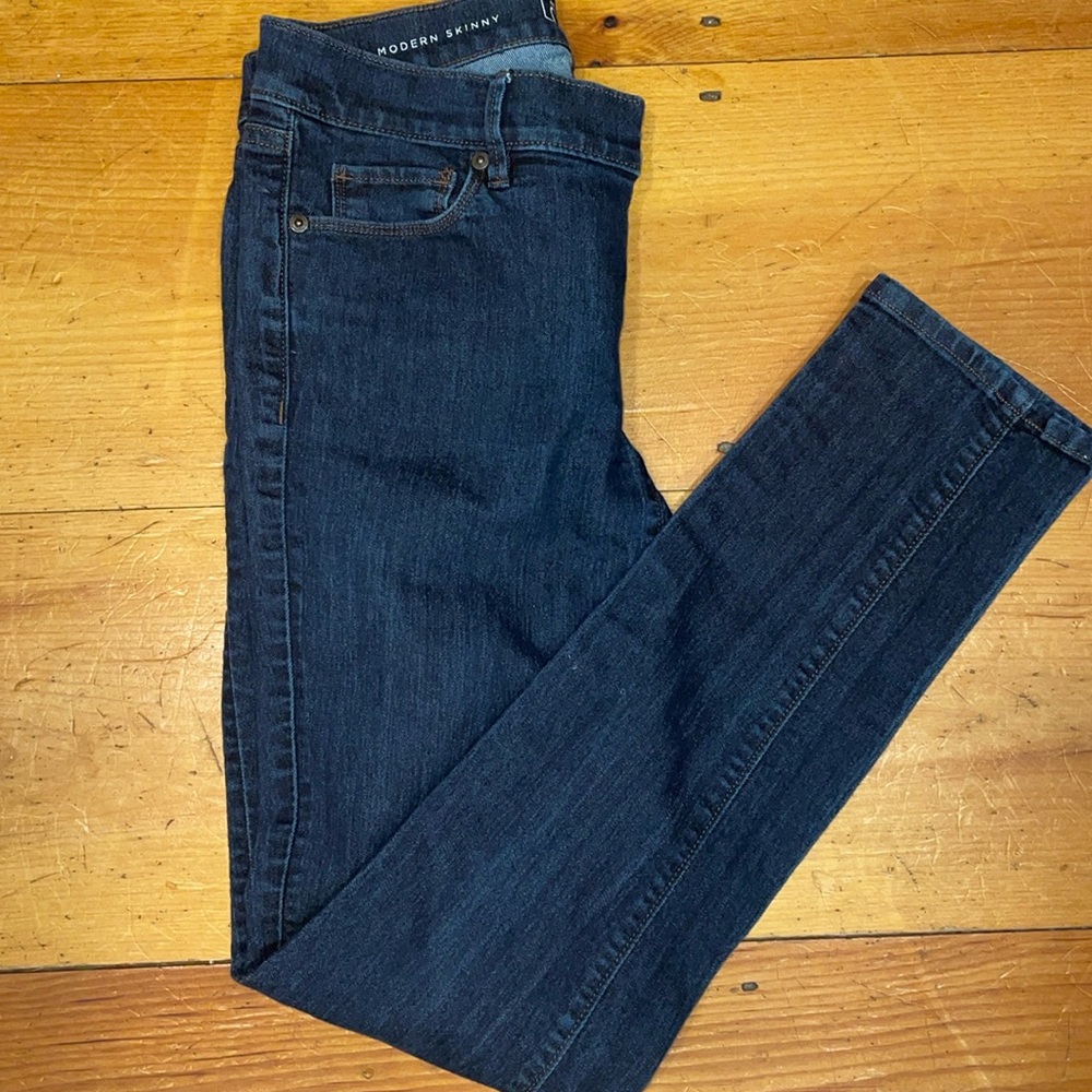 🎉Host Pick🎉 Ann Taylor Blue Jeans Loft modern skinny in Blue Size 26/2